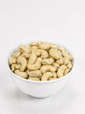 Kesari Ananta Roasted Cashews in a bowl